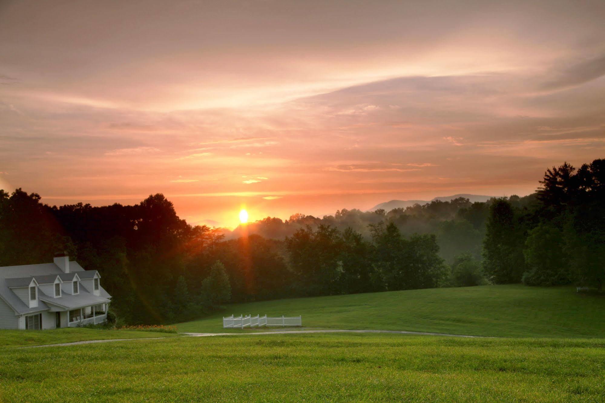 And Vineyard Hotel Dahlonega